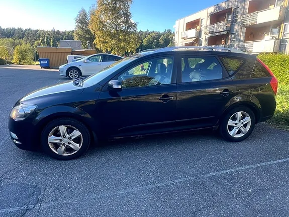 Kia Ceed 2010 photo 5