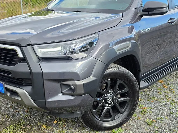 Toyota Hilux 2021 photo 2