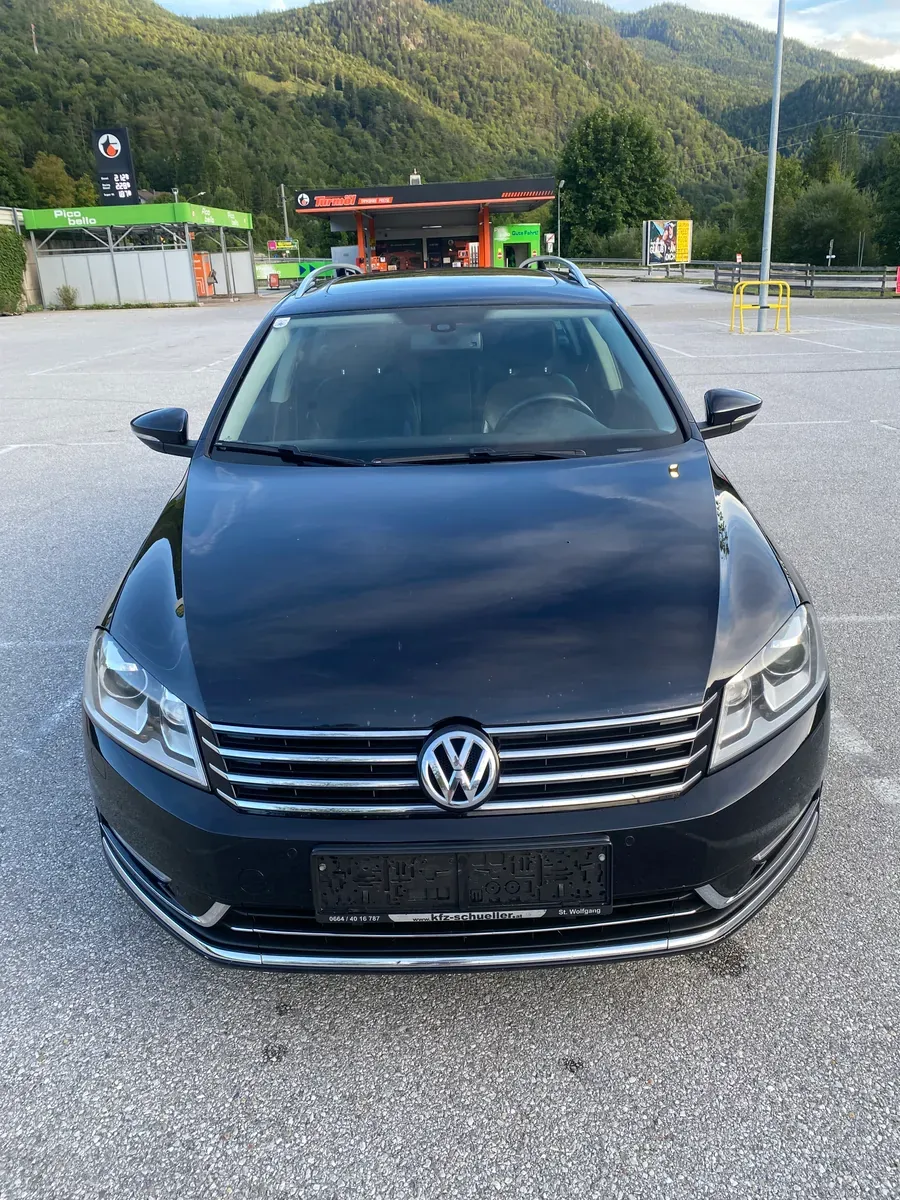 Volkswagen Passat 2011 photo 2