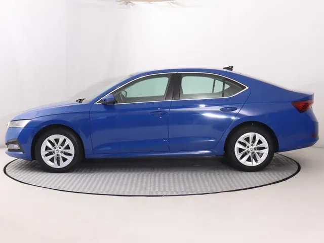 Skoda Octavia Combi 2021 photo 2
