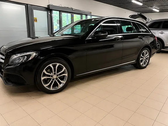 Mercedes-Benz C180 2016 photo 2