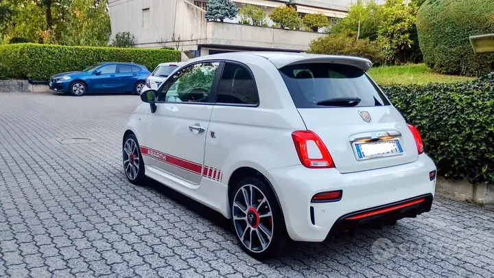 Abarth 500 2018 photo 2