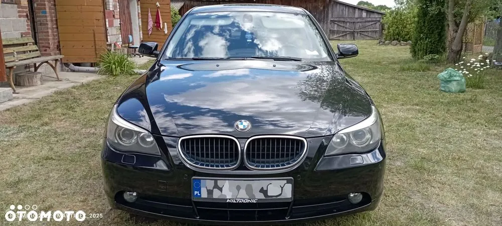 BMW 5 Series 2004 photo 2