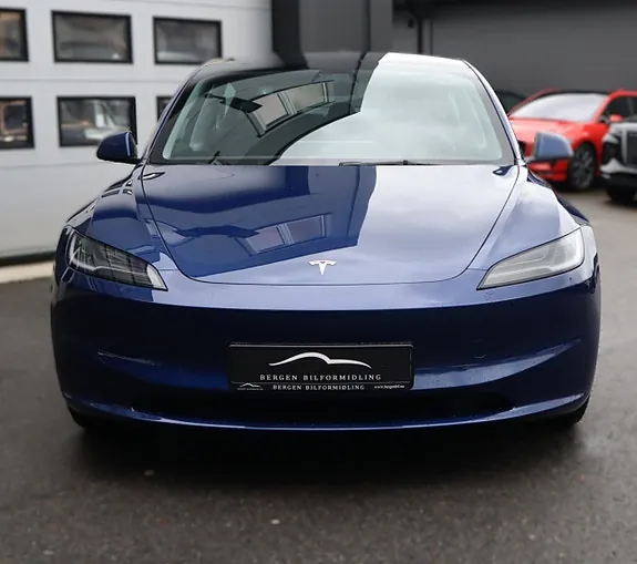 Tesla Model 3 2024 photo 5