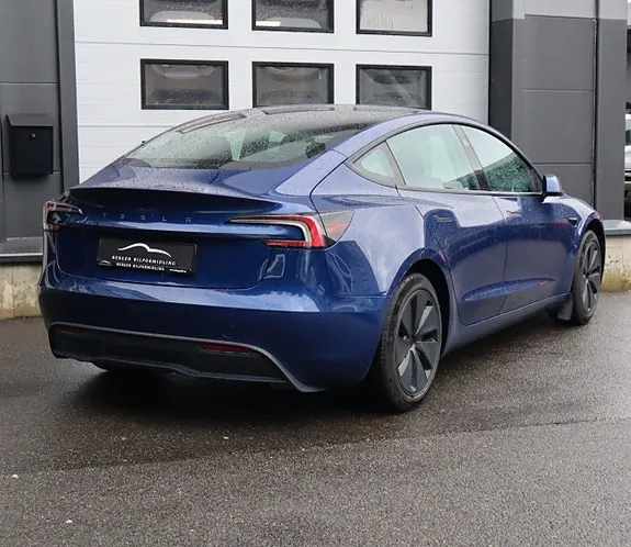 Tesla Model 3 2024 photo 4