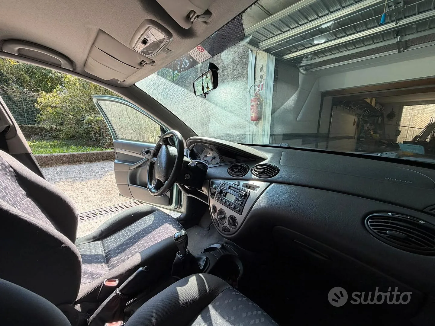 Ford Focus 2000 photo 4