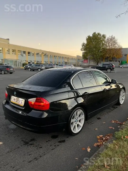BMW 318 2006 photo 3