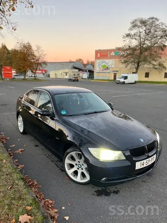 BMW 318 2006 photo 2