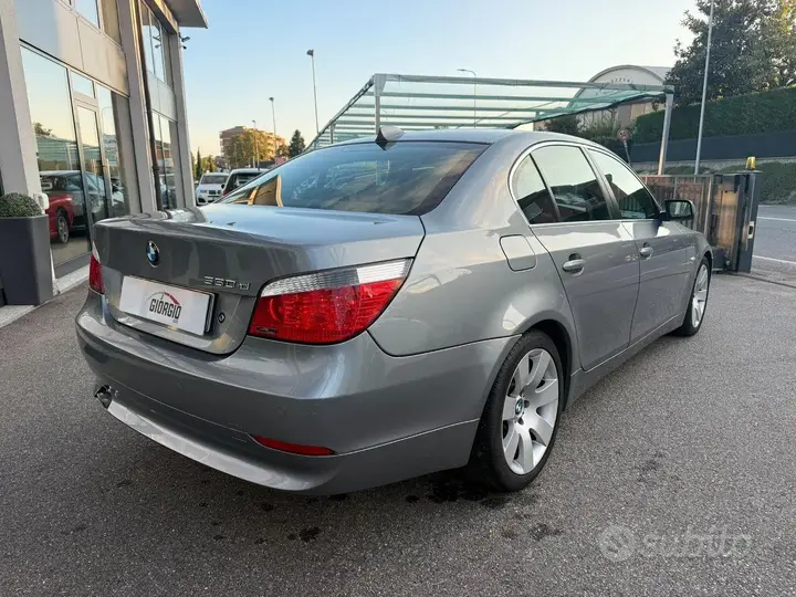 BMW 530D 2004 photo 2