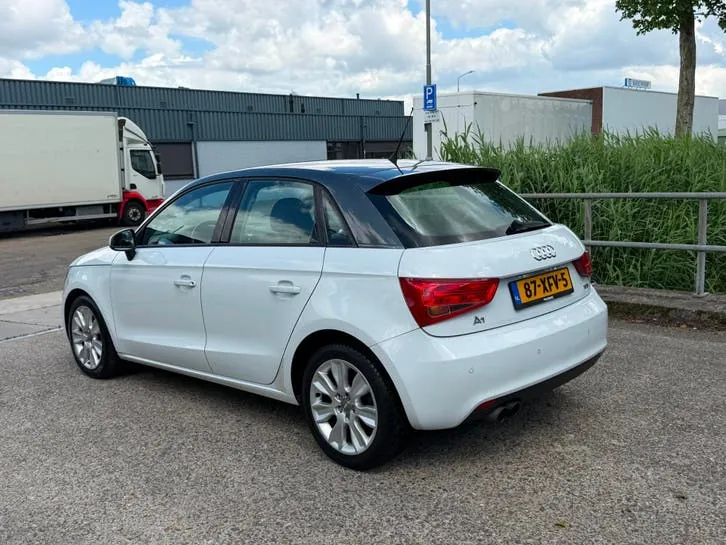 Audi A1 2012 photo 3