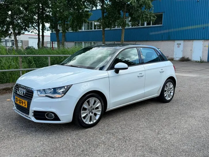 Audi A1 2012 photo 2