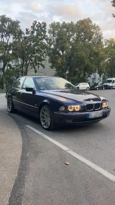 BMW 528I