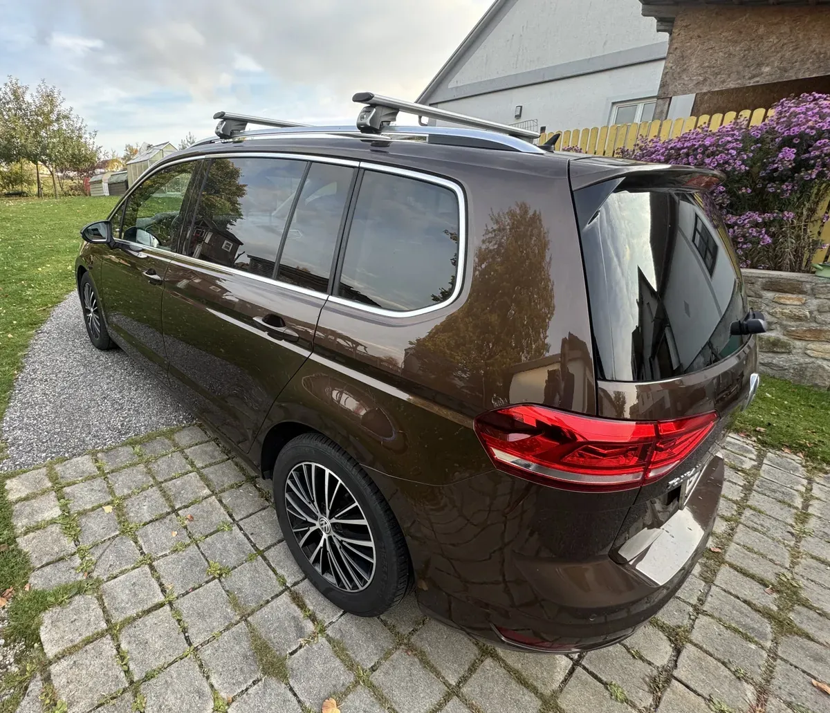Volkswagen Touran 2015 photo 2