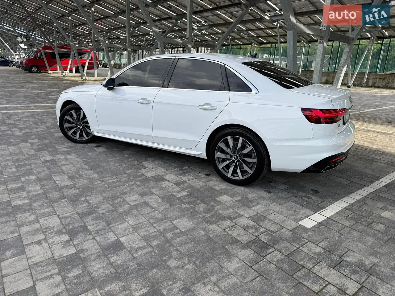 Audi A4 2021 photo 3