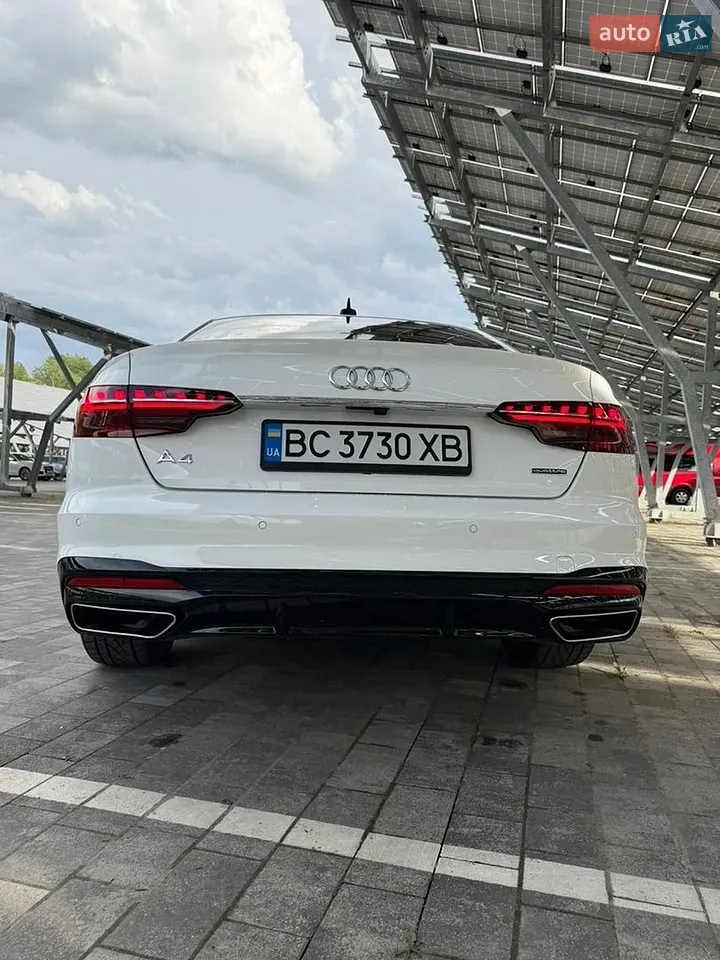 Audi A4 2021 photo 2