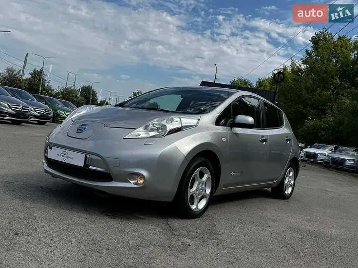 Nissan Leaf 2015 photo 2