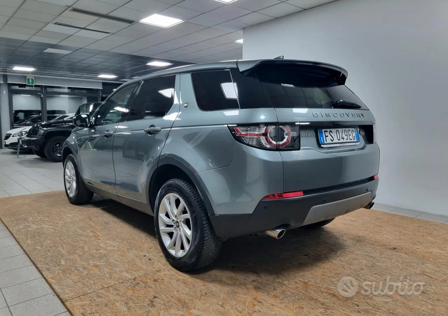Land Rover Discovery Sport 2018 photo 4