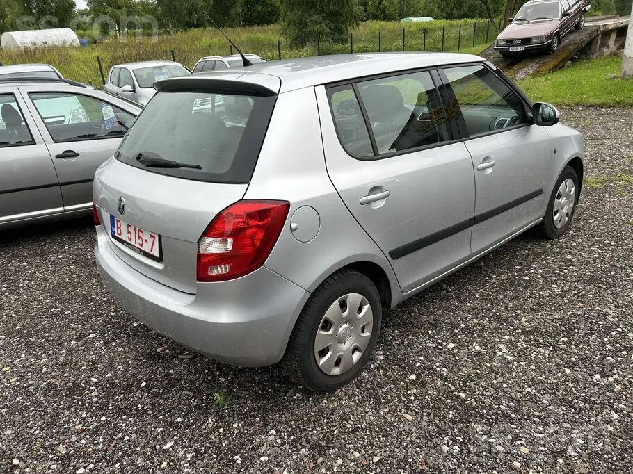 Skoda Fabia 2008 photo 4