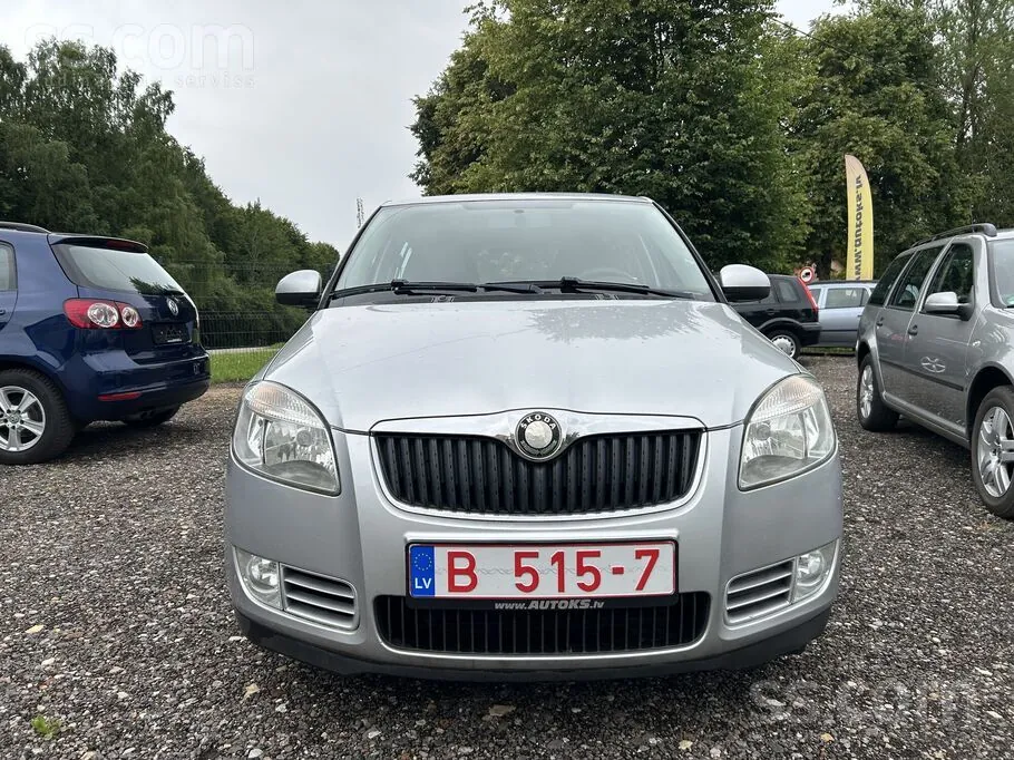 Skoda Fabia 2008 photo 2