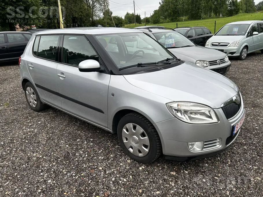 Skoda Fabia 2008 photo 3