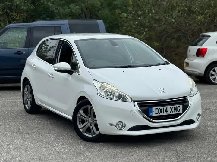 Peugeot 208 2014 photo 4