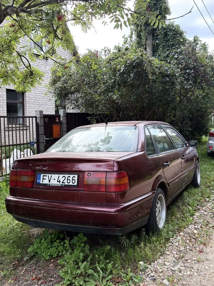 Volkswagen Passat 1996 photo 2