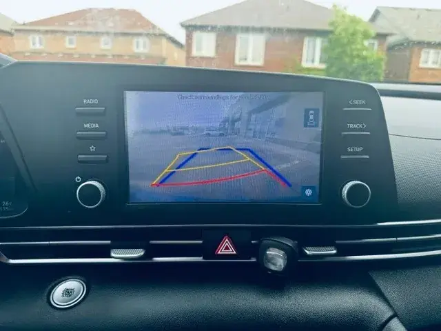Hyundai Elantra 2022 photo 3