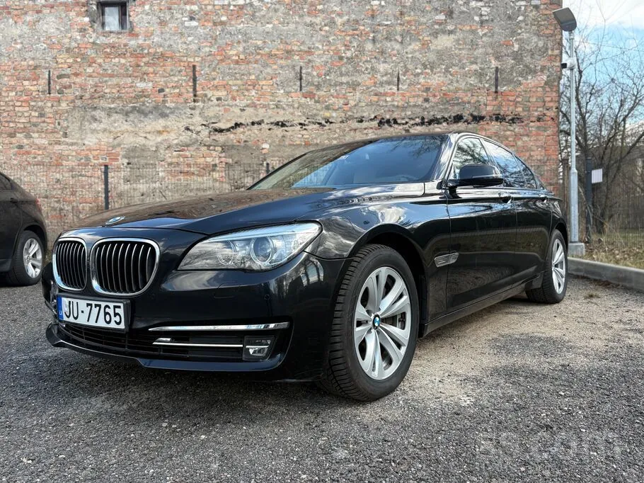 BMW 730