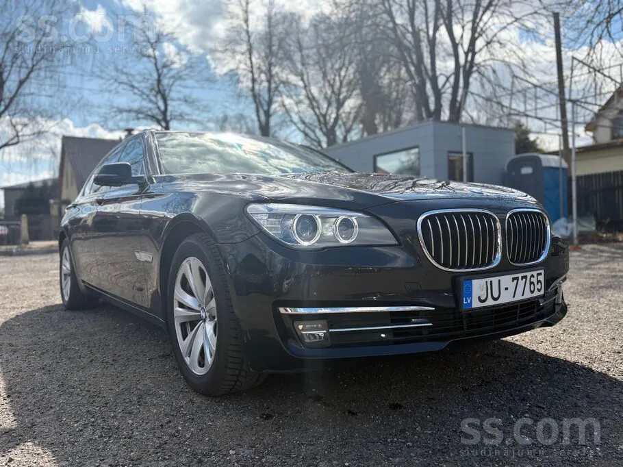 BMW 730 2015 photo 2