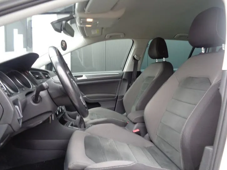 Volkswagen Golf Variant 2018 photo 2