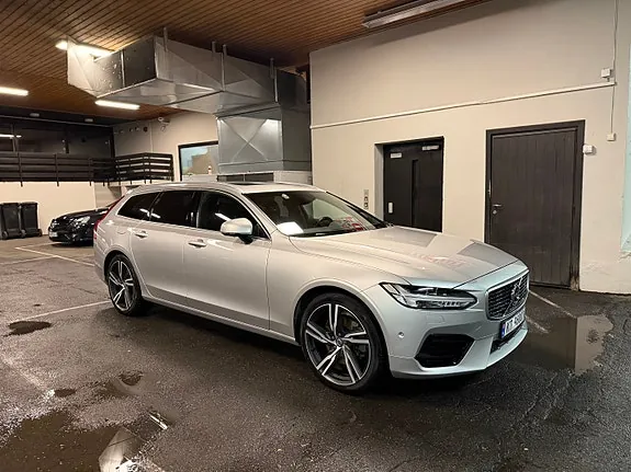 Volvo V90
