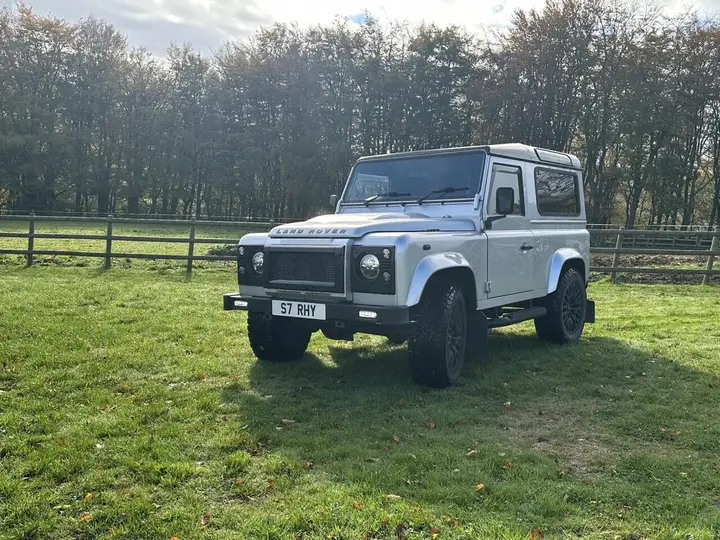 Land Rover Defender 2008 photo 2