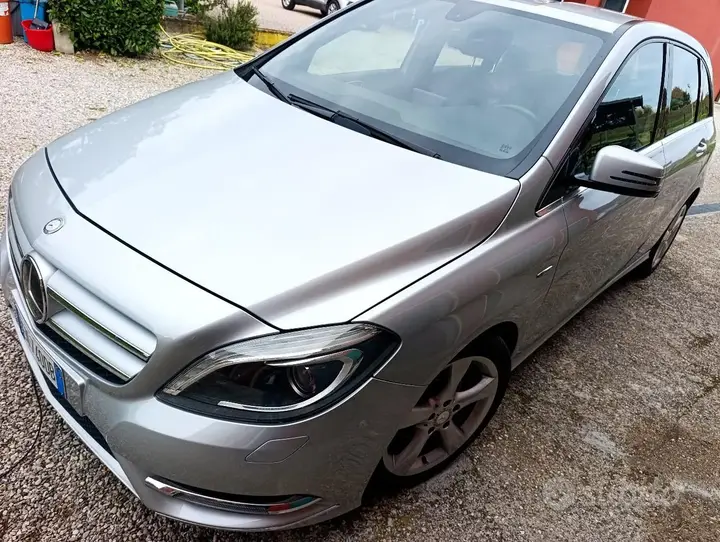 Mercedes-Benz B