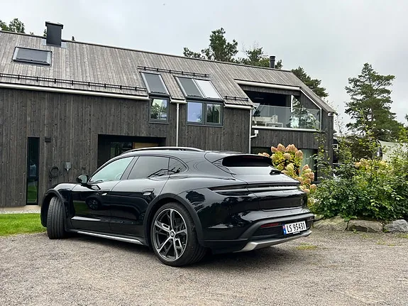 Porsche Taycan 4