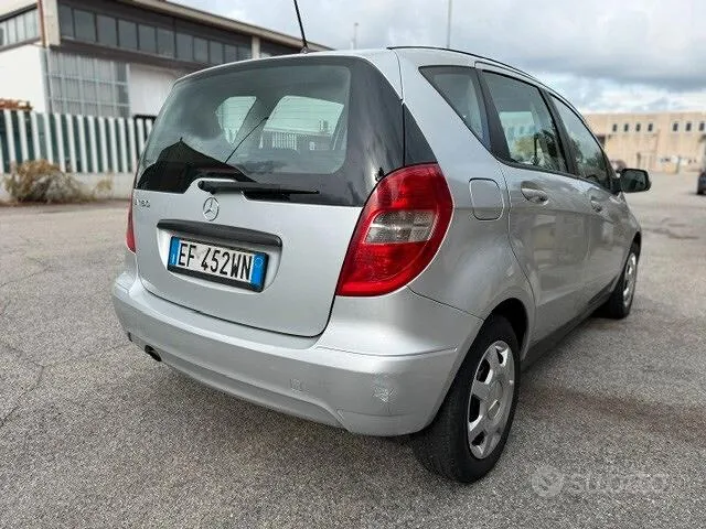 Mercedes-Benz A160 2010 photo 4