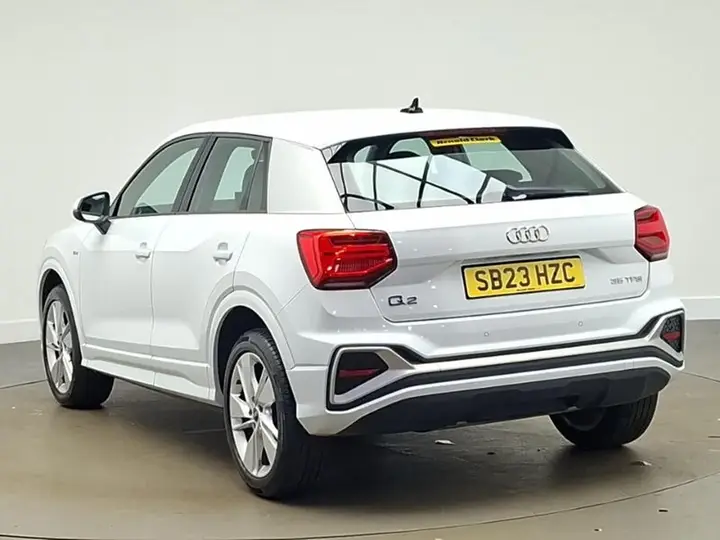 Audi Q2 2023 photo 2
