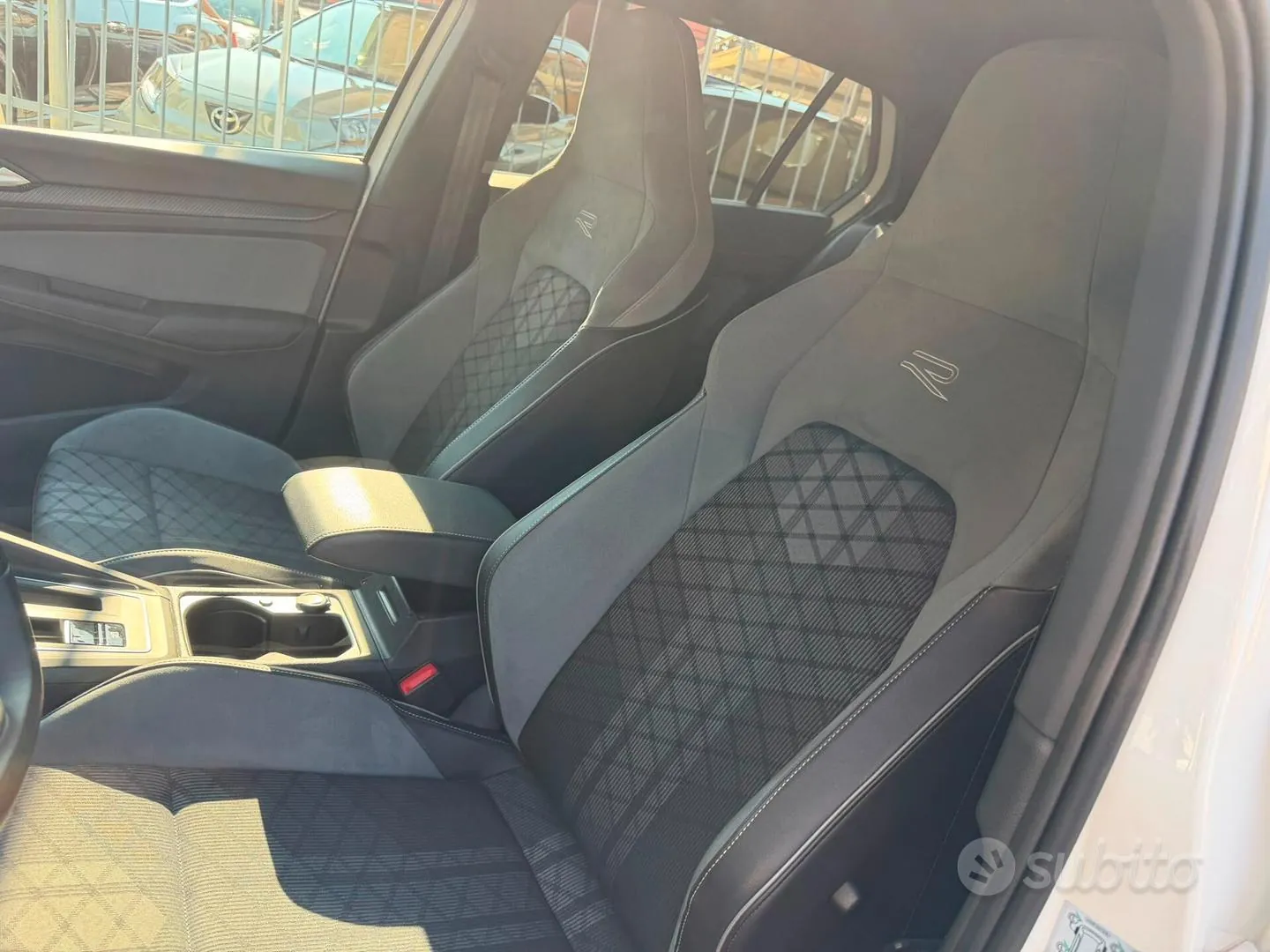 Volkswagen Golf 2022 photo 2