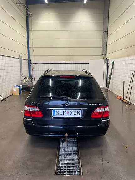 Mercedes-Benz E200 2005 photo 4