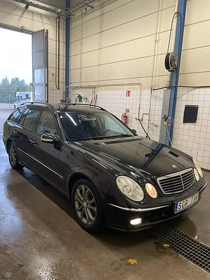 Mercedes-Benz E200 2005 photo 2