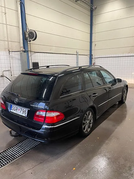 Mercedes-Benz E200 2005 photo 3