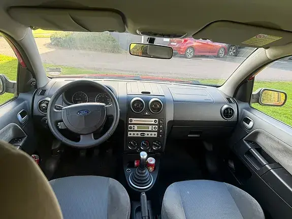 Ford Fusion 2004 photo 5