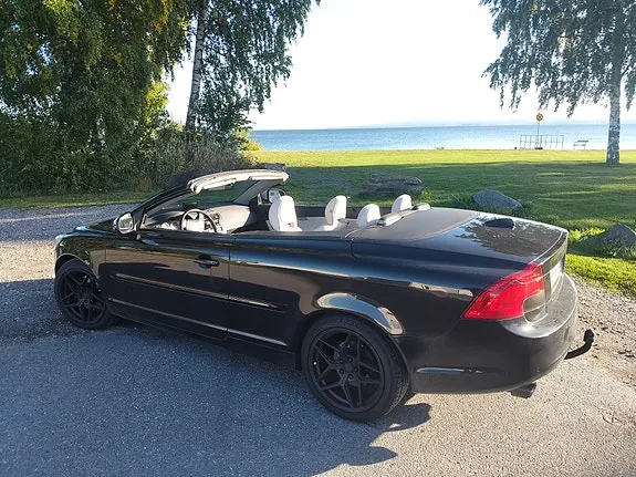 Volvo C70 2011 photo 3