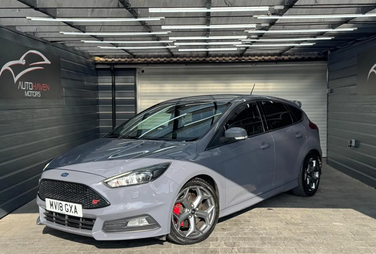 Ford Focus 2018 photo 2