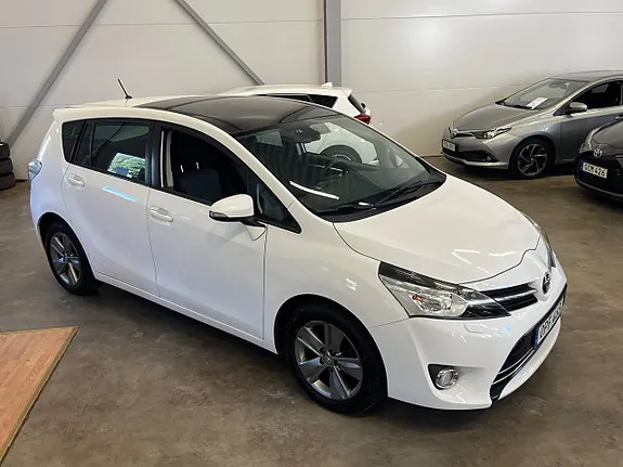 Toyota Verso 2014 photo 2