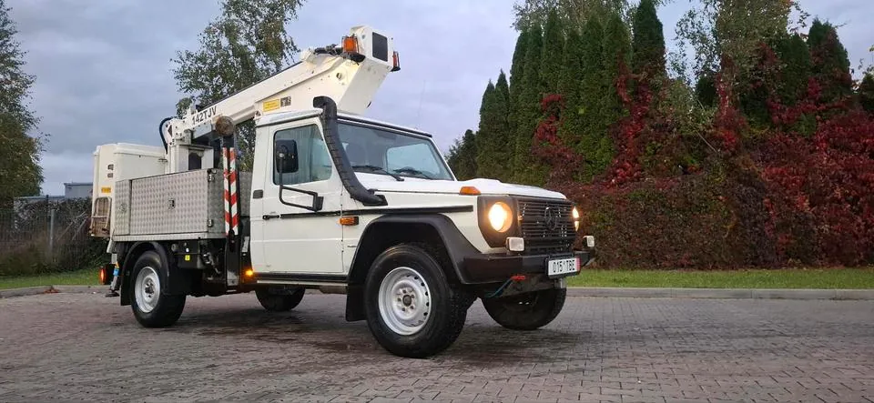 Mercedes-Benz G 300