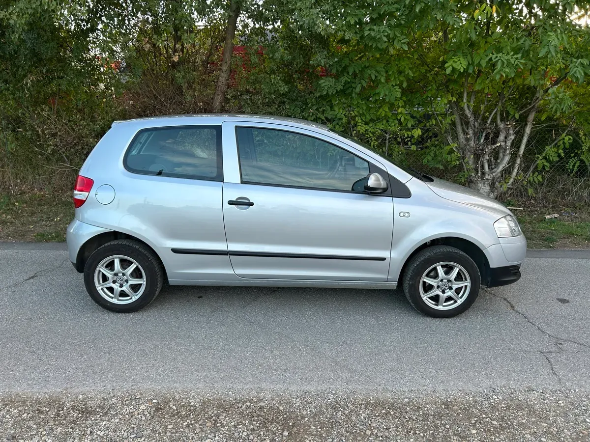 Volkswagen Fox 2005 photo 2