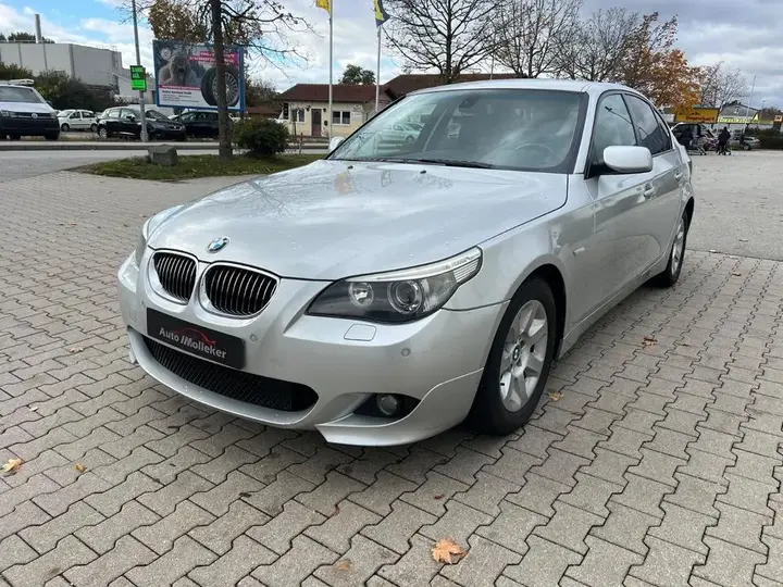 BMW 520I