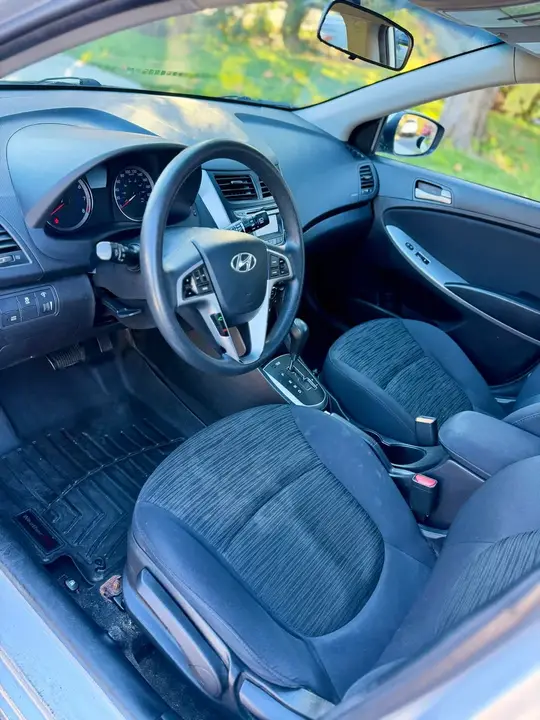 Hyundai Accent 2015 photo 3