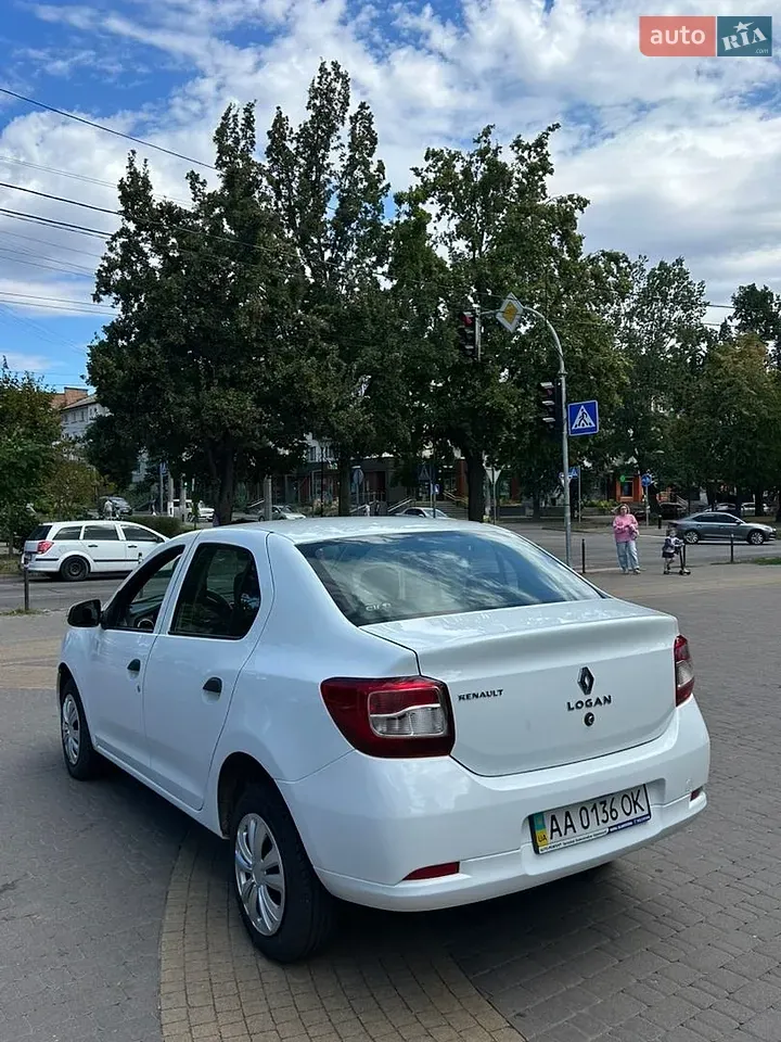 Renault Logan 2013 photo 4