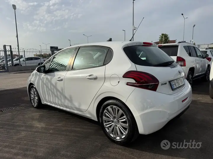 Peugeot 208 2017 photo 4